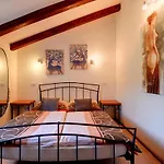 Casa Karnevali 펜션