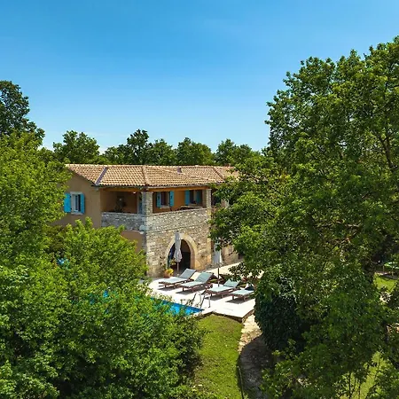 펜션 Casa Karnevali Žminj