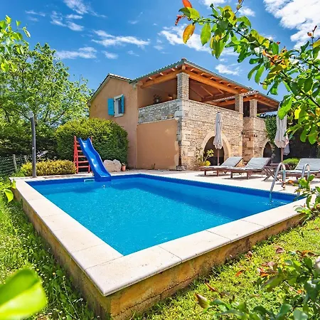 Casa Karnevali Holiday home Zminj