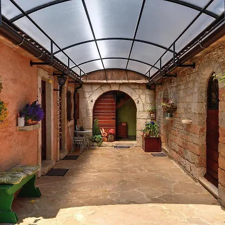 Casa Karnevali Zminj